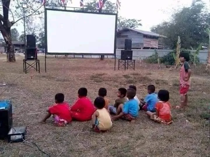 Potret kebersamaan saat kecil Facebook/ Uciie Farah Anisa Potret kebersamaan saat kecil Facebook/ Uciie Farah Anisa