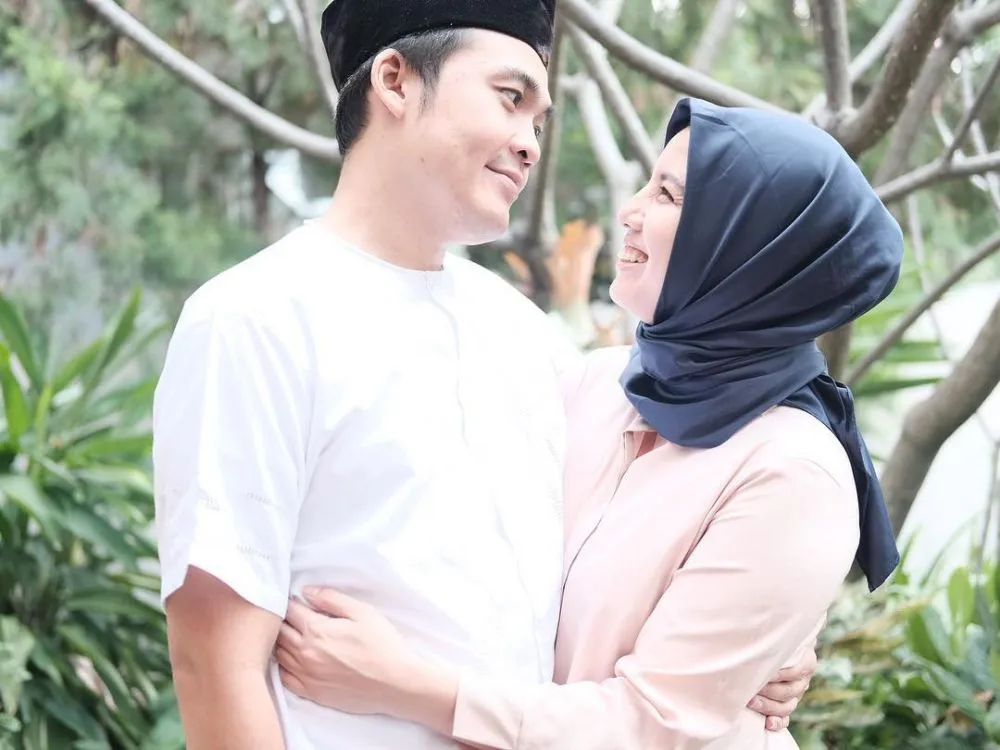 potret mesra tya dan suami Instagram