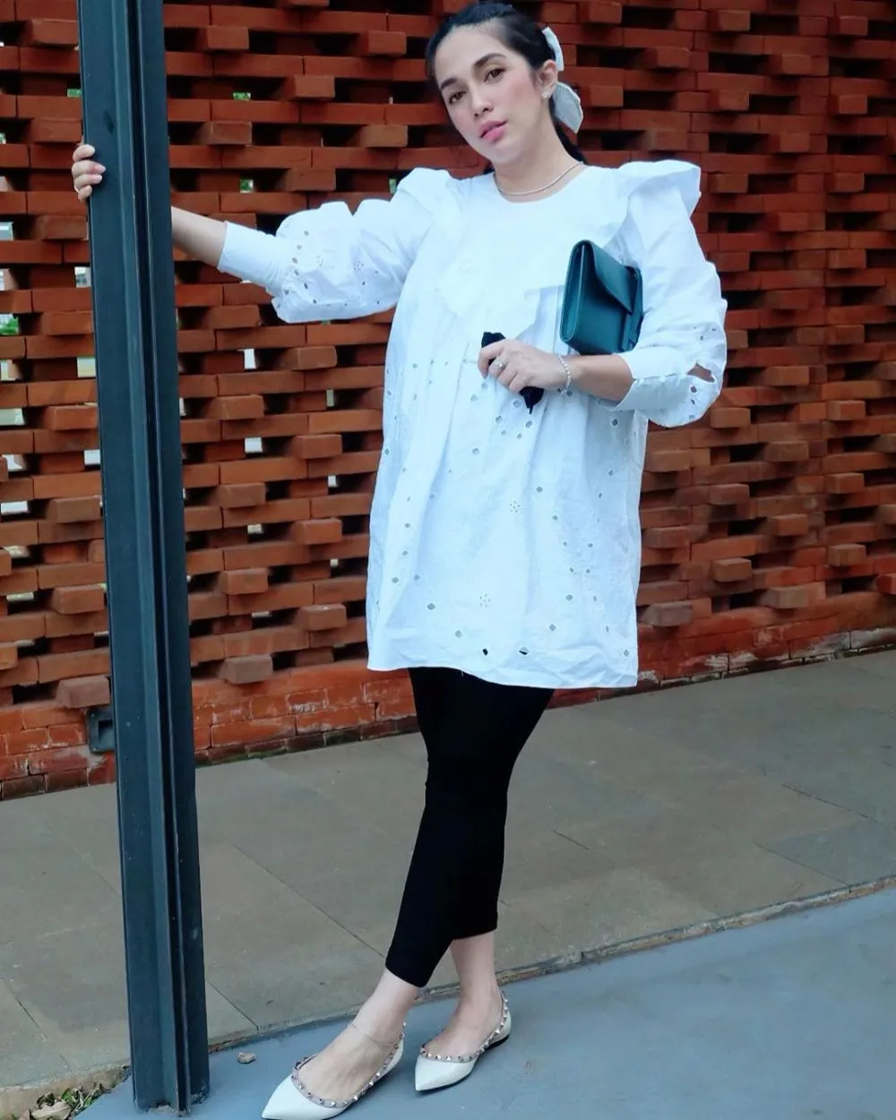 OOTD kehamilan Ussy © 2020 brilio.net OOTD kehamilan Ussy © 2020 brilio.net