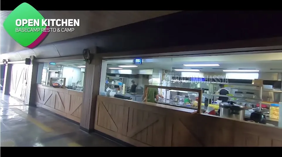 Potret restoran milik Dewi Perssik © 2020 YouTube/ade rachma hassya Potret restoran milik Dewi Perssik © 2020 YouTube/ade rachma hassya
