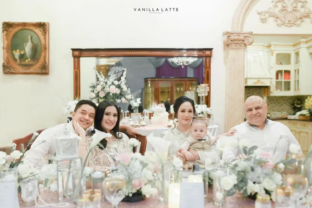 Momen perayaan ultah Angbeen Rishi © 2020 Instagram/@angbeenrishi Momen perayaan ultah Angbeen Rishi © 2020 Instagram/@angbeenrishi