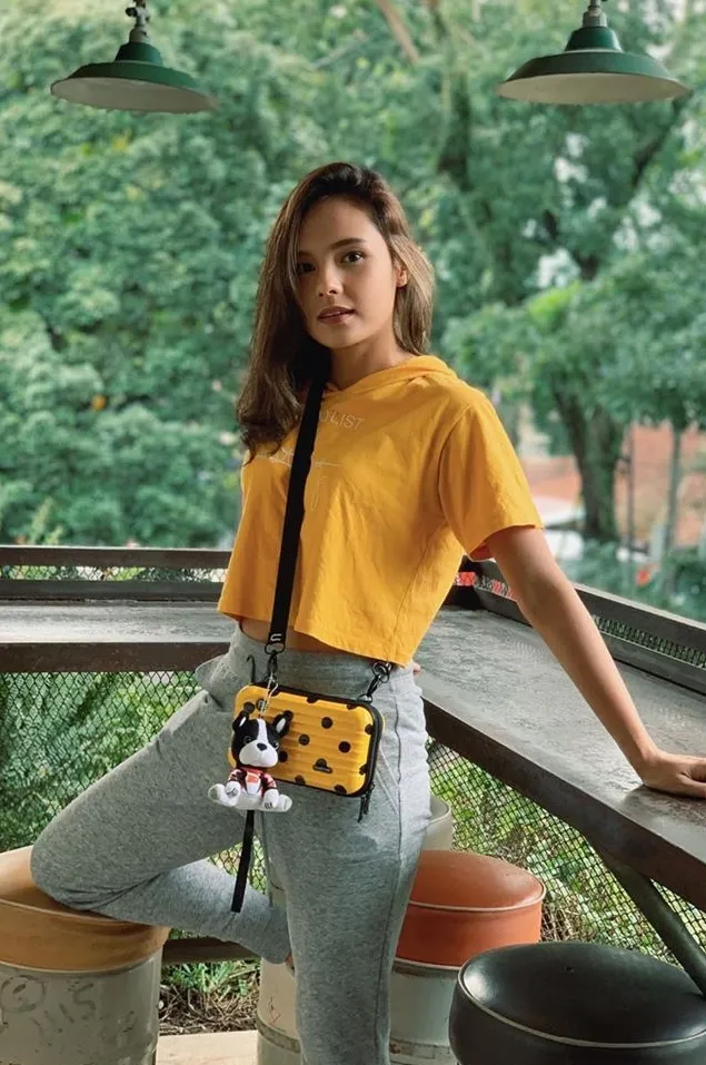 Seleb pernah kerja di TV  Instagram