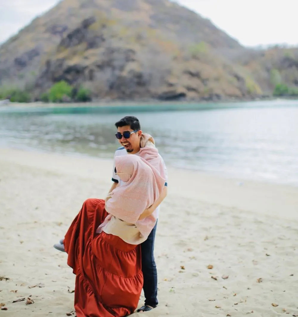 Momen liburan Ustaz Solmed & istri In