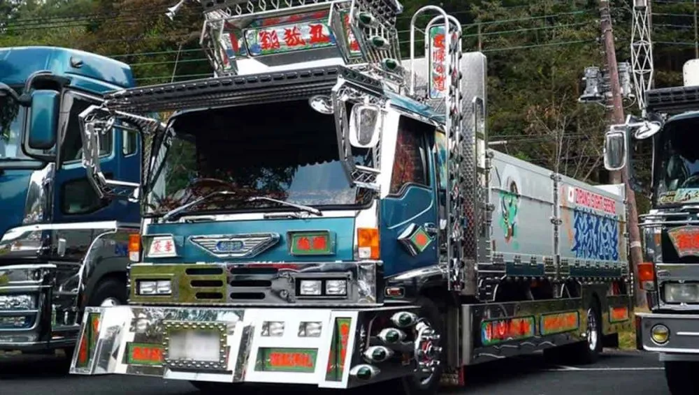 Potret modifikasi truk absurd Berbagai sumber