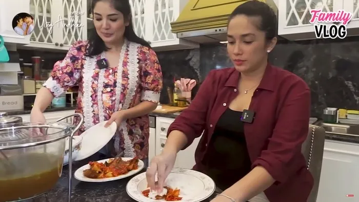 perjalanan kehamilan Ussy berbagai sumber perjalanan kehamilan Ussy berbagai sumber