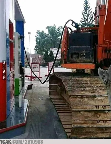 potret lucu kendaraan di pom bensin © 2020 1cak.com potret lucu kendaraan di pom bensin © 2020 1cak.com