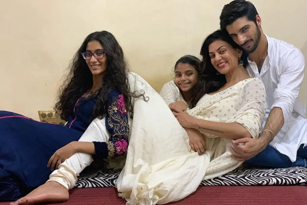 sushmita sen dan putrinya Instagram sushmita sen dan putrinya Instagram