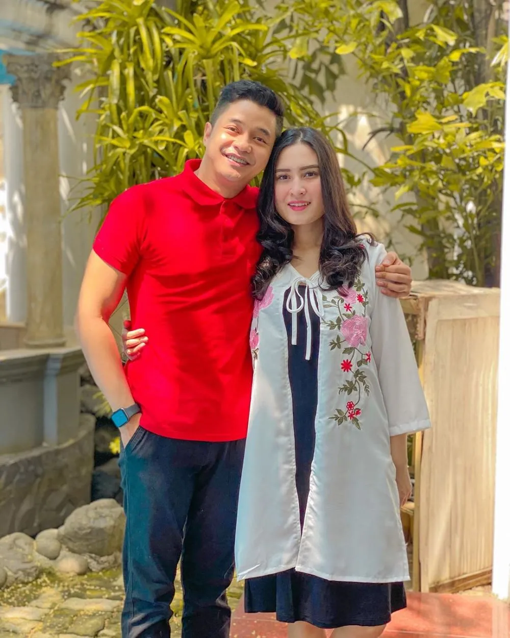 Angbeen Rishi pamer baby bump berbagai sumber