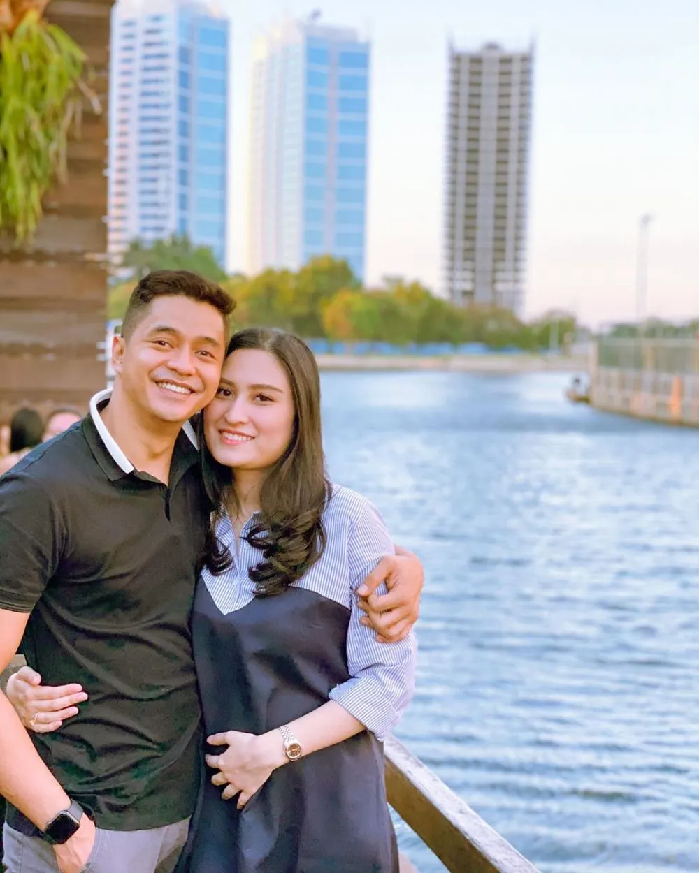 Angbeen Rishi pamer baby bump berbagai sumber
