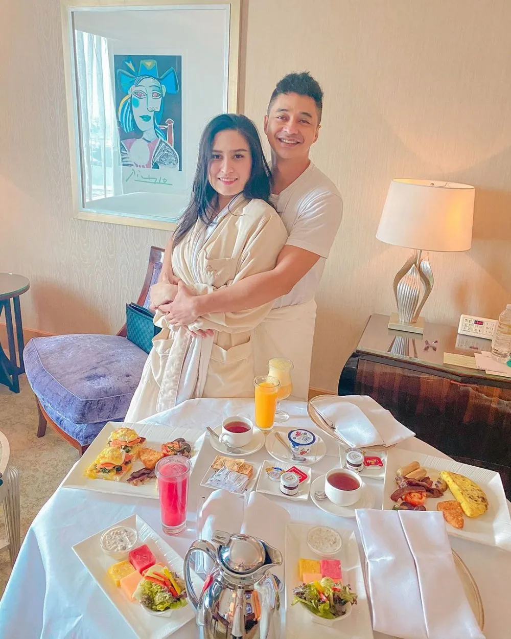 Angbeen Rishi pamer baby bump berbagai sumber