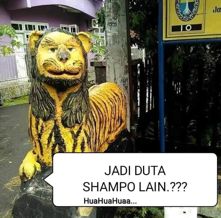Patung macan absurd Facebook/ Hodi Min'z