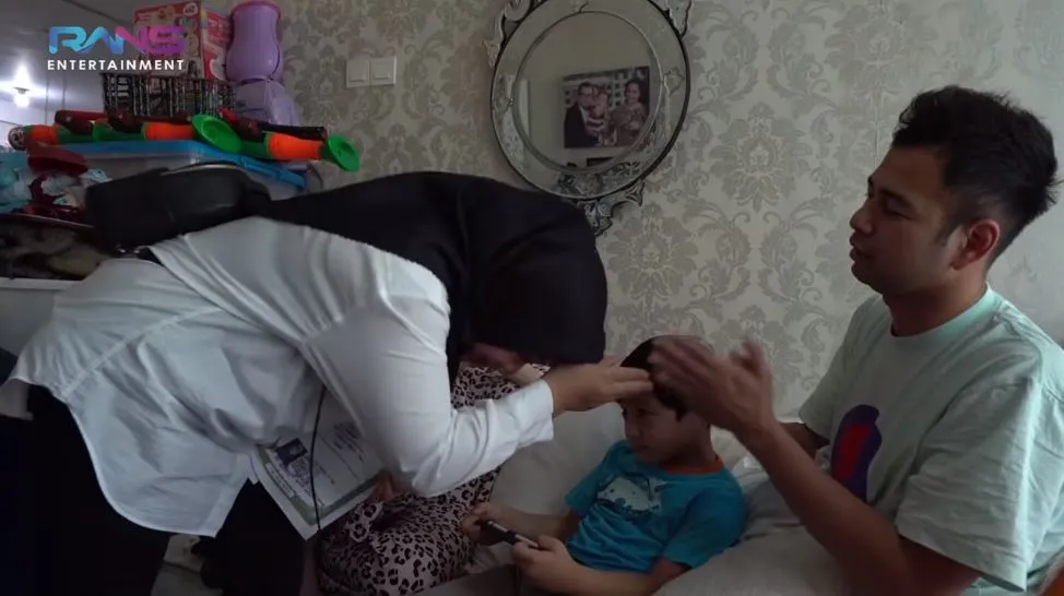 Momen Lala pergi ke kampus  YouTube