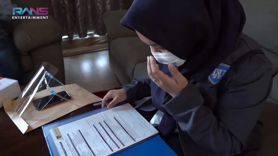 Momen Lala pergi ke kampus  YouTube