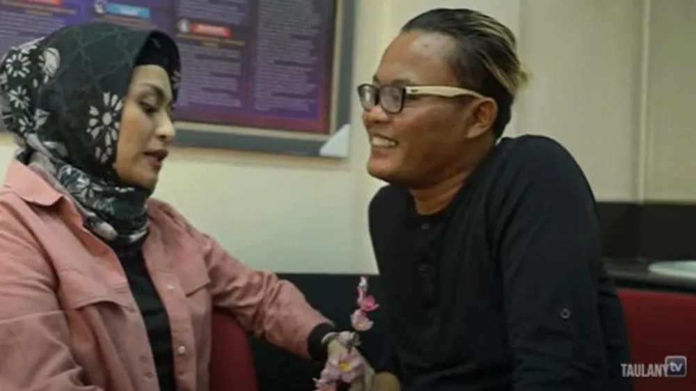 momen lamaran sule Berbagai sumber momen lamaran sule Berbagai sumber