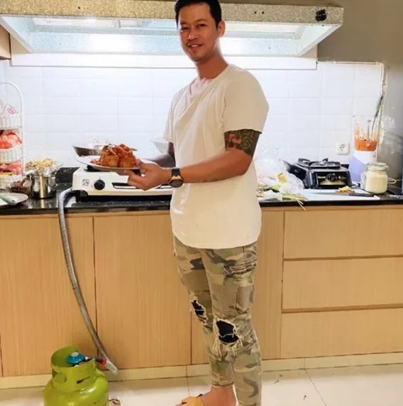 angela lee dilamar Berbagai sumber angela lee dilamar Berbagai sumber