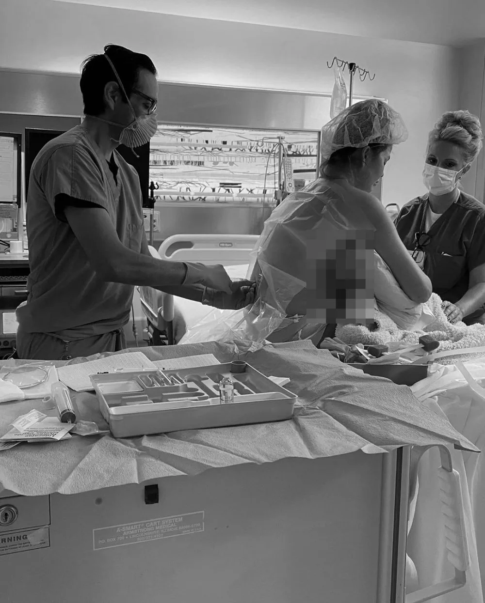 Chrissy Teigen keguguran Instagram