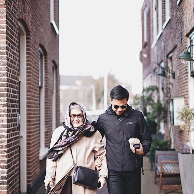 Seleb bareng nenek © 2020 brilio.net Seleb bareng nenek © 2020 brilio.net