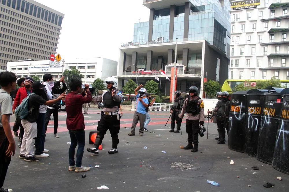 Demo Harmoni © 2020 brilio.net Demo Harmoni © 2020 brilio.net