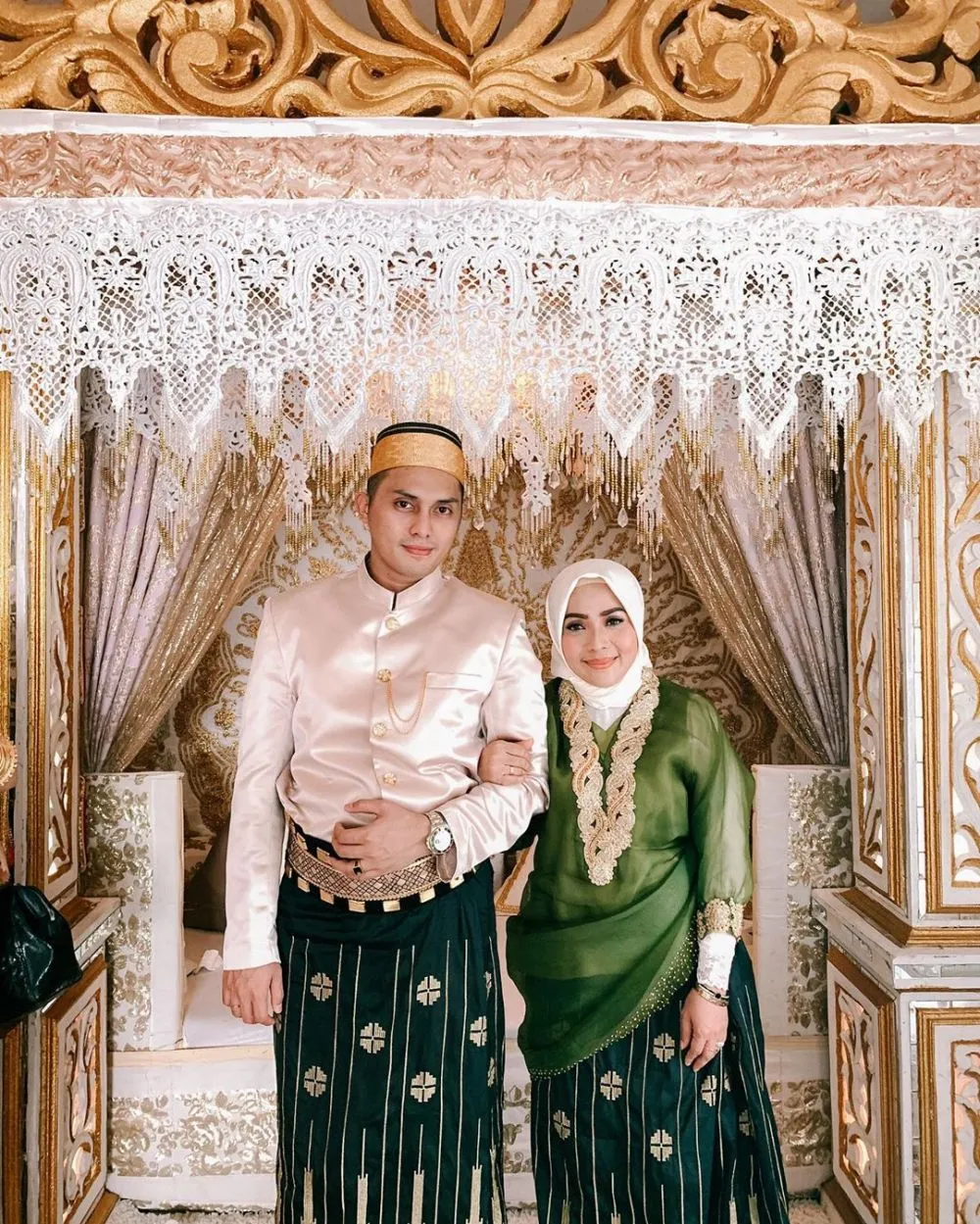 Seleb pakai baju Bodo Instagram Seleb pakai baju Bodo Instagram