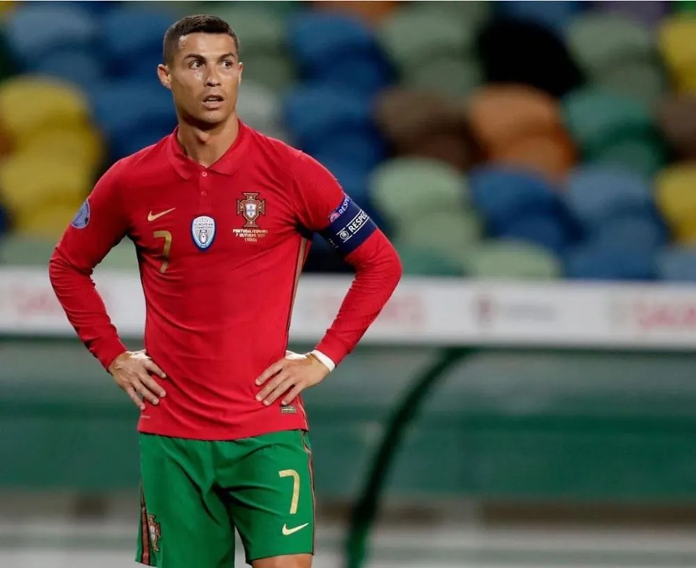 Ronaldo positif corona © 2020 brilio.net