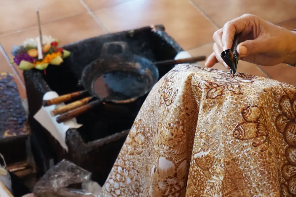 5 Item favorit turis luar negeri di Kuta Art Market, batik Bali diburu berbagai sumber