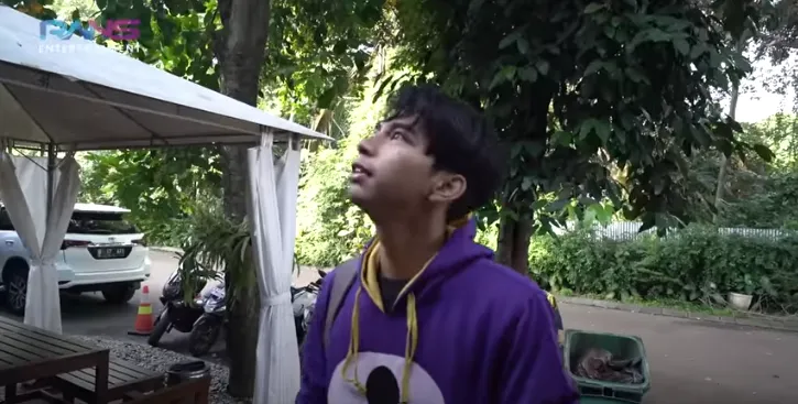 Momen pertemuan Raffi dan 'kembarannya' YouTube dan Instagram Momen pertemuan Raffi dan 'kembarannya' YouTube dan Instagram