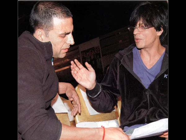 Potret kompak Shah Rukh Khan dan Akshay Kumar Berbagai sumber Potret kompak Shah Rukh Khan dan Akshay Kumar Berbagai sumber