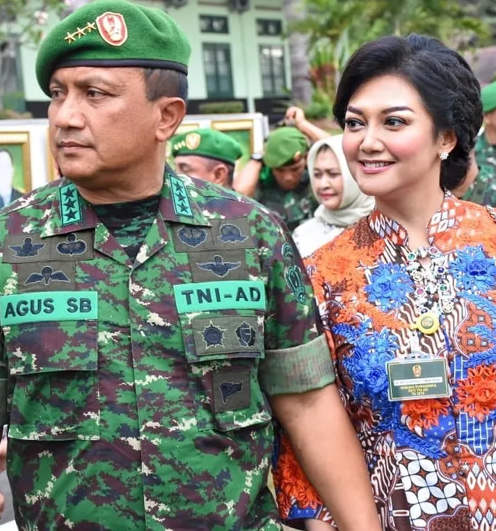 Seleb mualaf jelang menikah © 2020 brilio.net Seleb mualaf jelang menikah © 2020 brilio.net