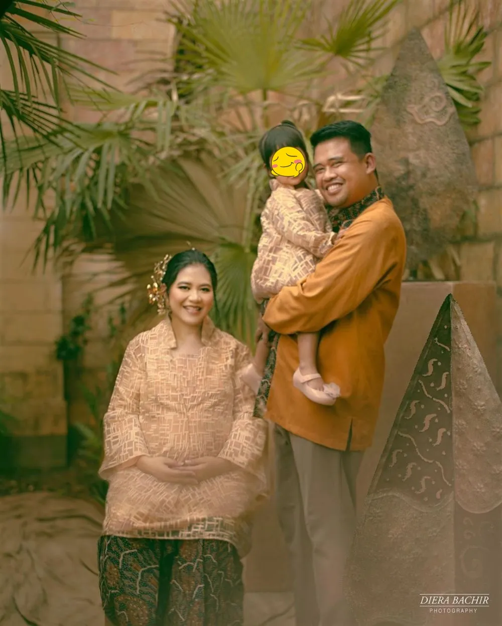 pemotretan keluarga Kahiyang berbagai tema © Instagram pemotretan keluarga Kahiyang berbagai tema © Instagram