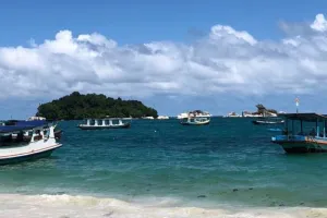 Sensasi island hopping di Pulau Belitung, spot bebatuan Instagramable