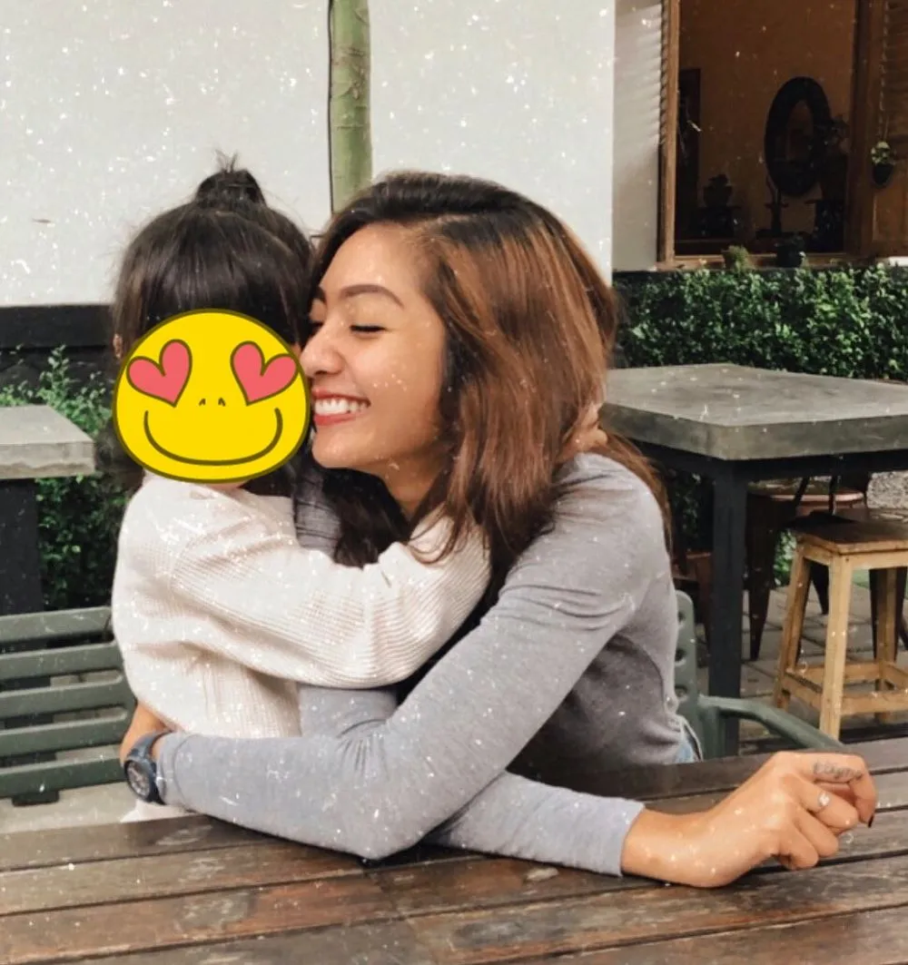 Momen Puteri Indonesia momong anak © Instagram Momen Puteri Indonesia momong anak © Instagram