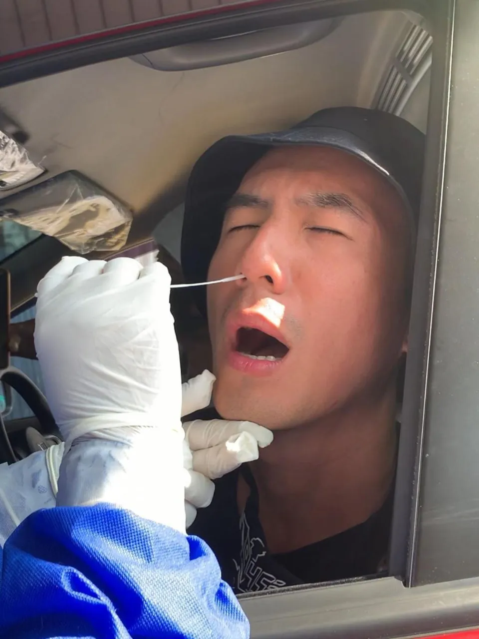 seleb jalani swab test © 2020 brilio.net seleb jalani swab test © 2020 brilio.net