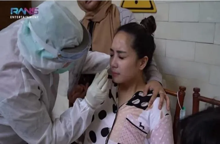 seleb jalani swab test © 2020 brilio.net seleb jalani swab test © 2020 brilio.net