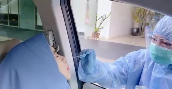 seleb jalani swab test © 2020 brilio.net seleb jalani swab test © 2020 brilio.net