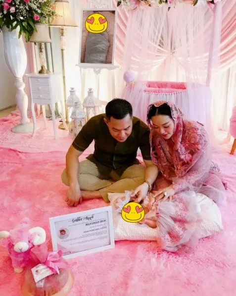Momen akikah anak Zaskia Gotik  © Instagram