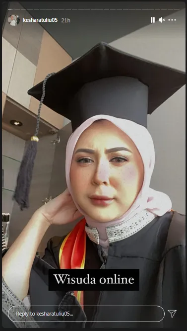 Wisuda Kesha Ratuliu © 2020 brilio.net/ Instagram Wisuda Kesha Ratuliu © 2020 brilio.net/ Instagram
