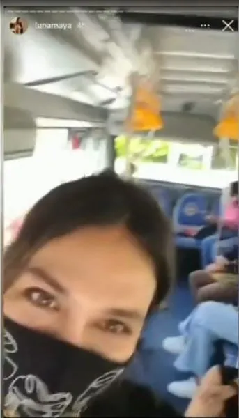 luna maya naik bus © Instagram luna maya naik bus © Instagram