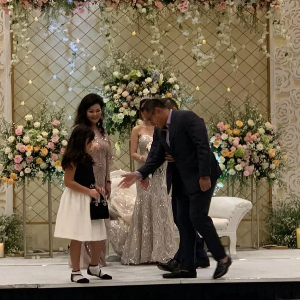 Gaya Mikhayla temani Ardi Bakrie kondangan Instagram