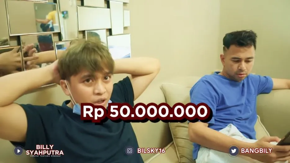 Momen Amanda dapat tas mewah dari Billy © YouTube Momen Amanda dapat tas mewah dari Billy © YouTube