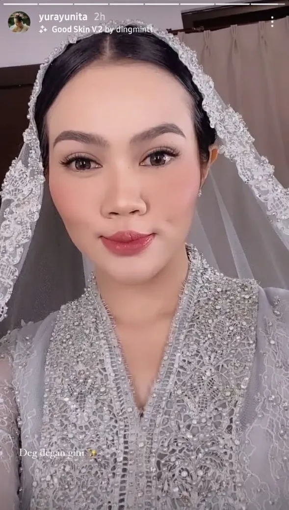 Yura Yunita saat pengajian © Instagram