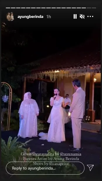 Resepsi Yura Yunita berbagai sumber