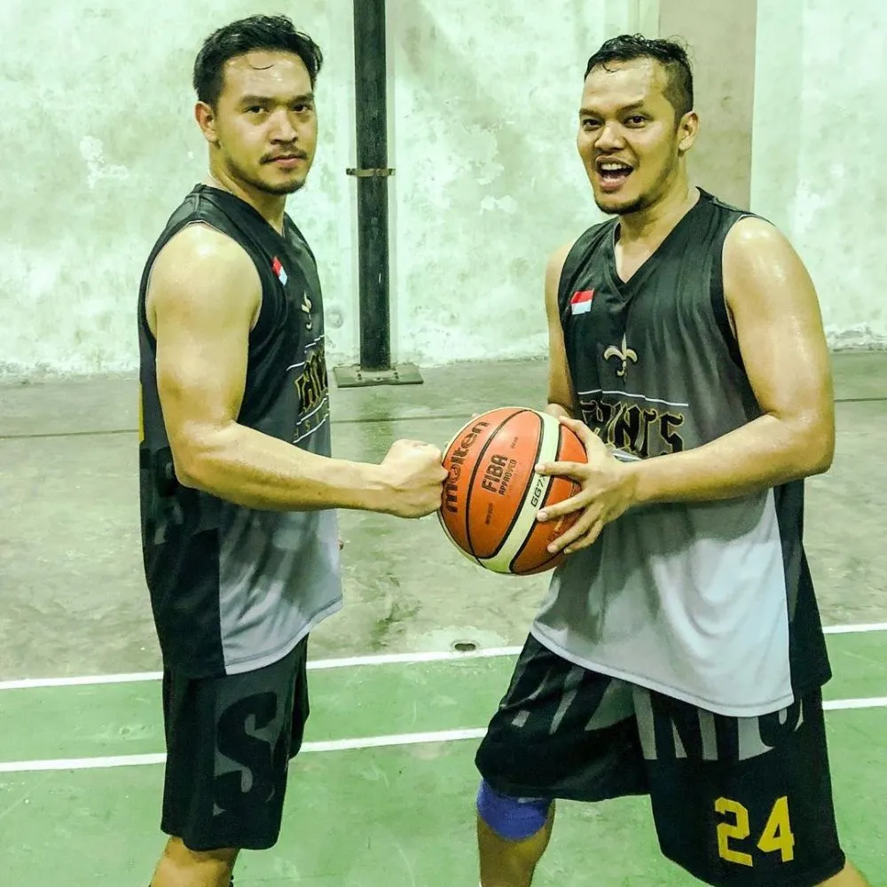 Potret Michael Yukinobu Defretes saat main basket Instagram