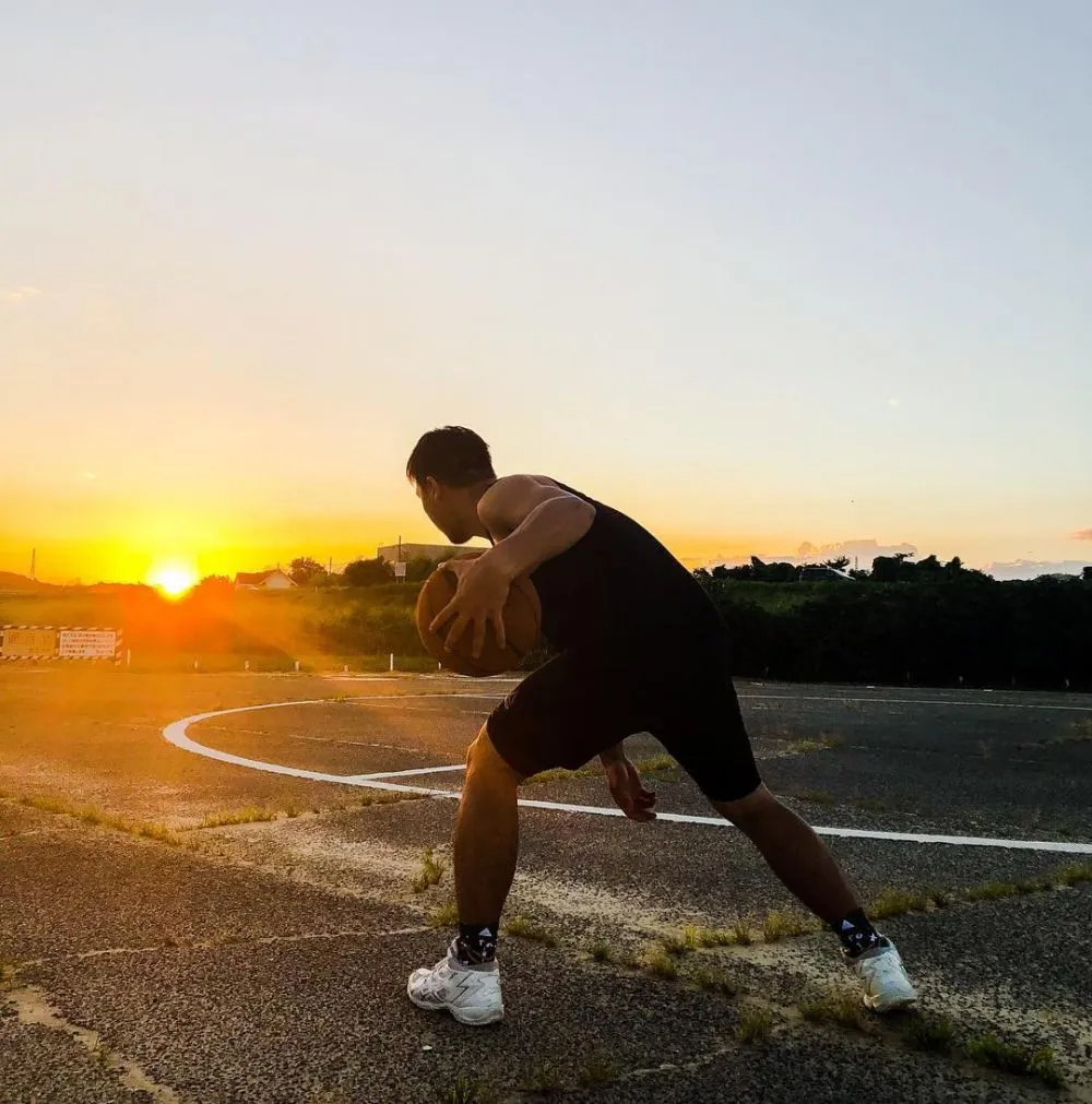 Potret Michael Yukinobu Defretes saat main basket Instagram