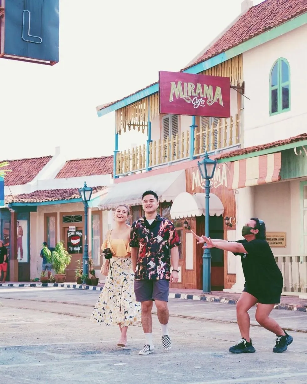 Potret persahabatan selebgram Keanu dan Awkarin © 2021 brilio.net Potret persahabatan selebgram Keanu dan Awkarin © 2021 brilio.net