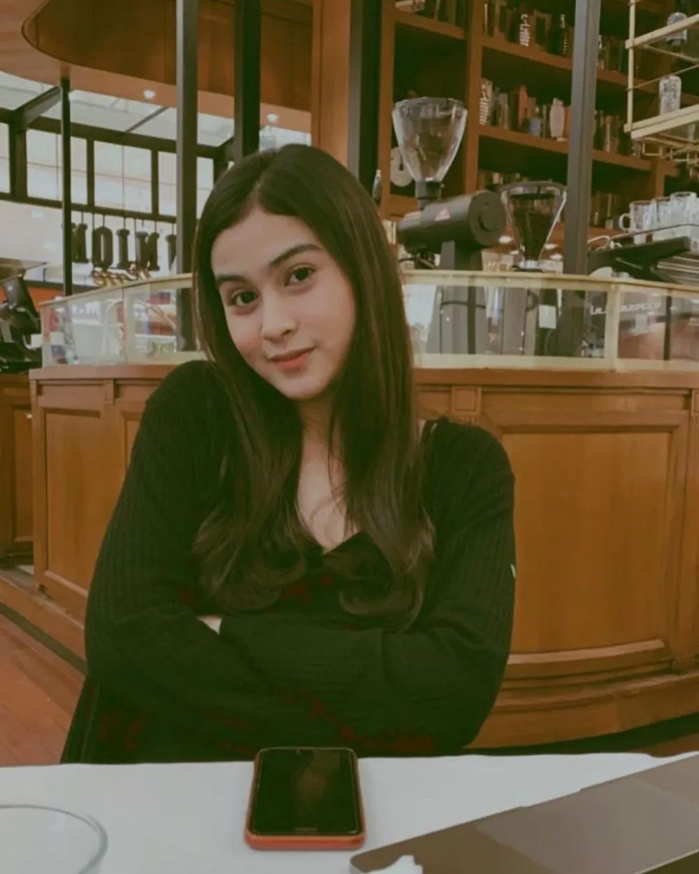 pesona putri Dwi Yan © Instagram