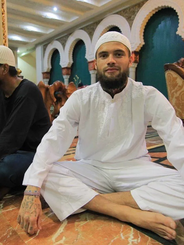 nama baru seleb usai mualaf © berbagai sumber