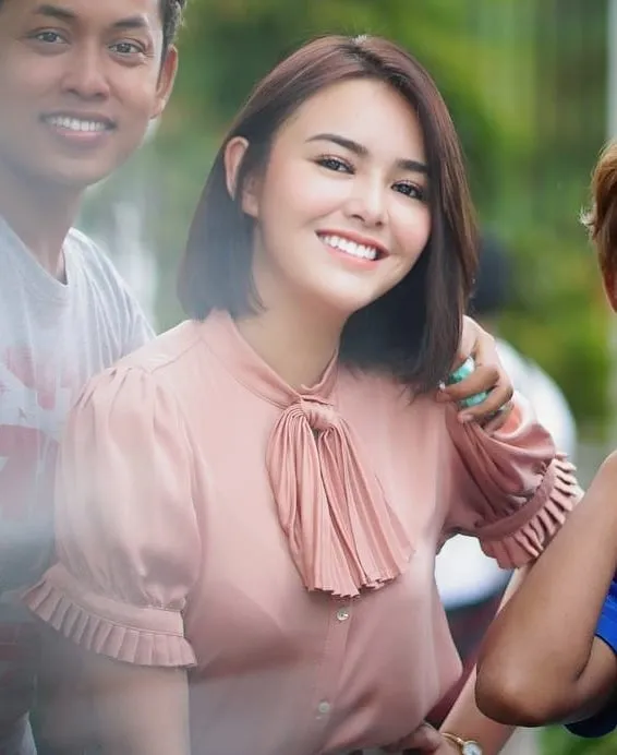 Pesinetron dengan rambut bob © Instagram Pesinetron dengan rambut bob © Instagram