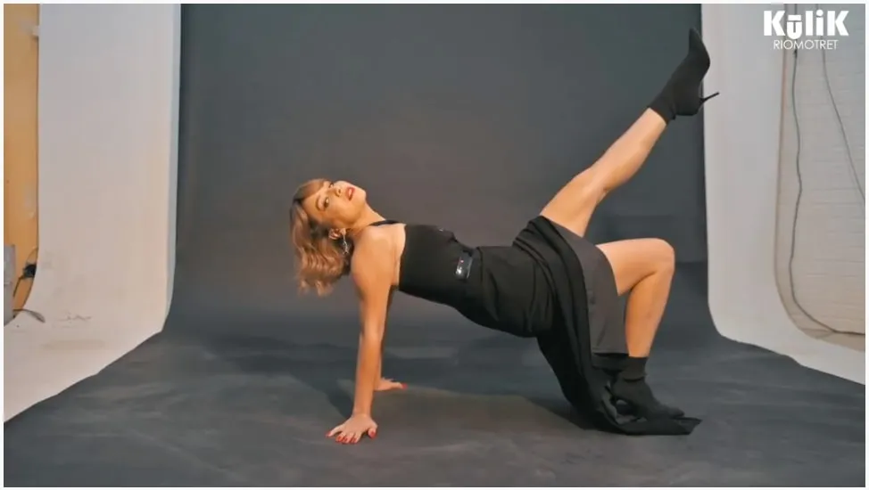 potret classy Tya Ariestya © berbagai sumber