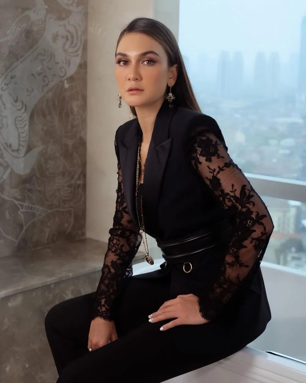 seleb luluhkan pria usia lebih muda © 2021 brilio.net