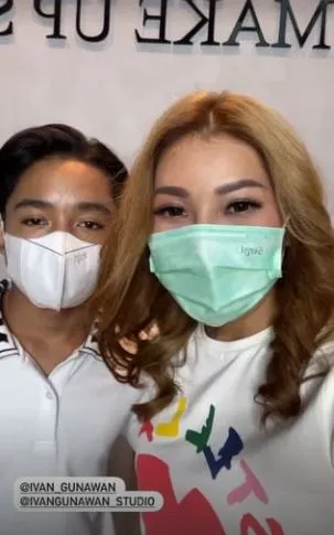 Sarwendah Ruben warna rambut © 2021 brilio.net Sarwendah Ruben warna rambut © 2021 brilio.net